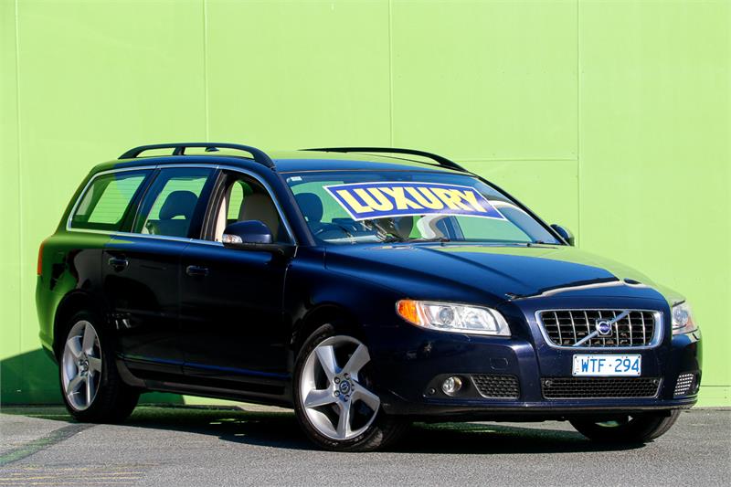 Voiture Miniature Volvo V70 SW 2008 Bleue - 1/43 Par Cararama - Neuf - Collection
