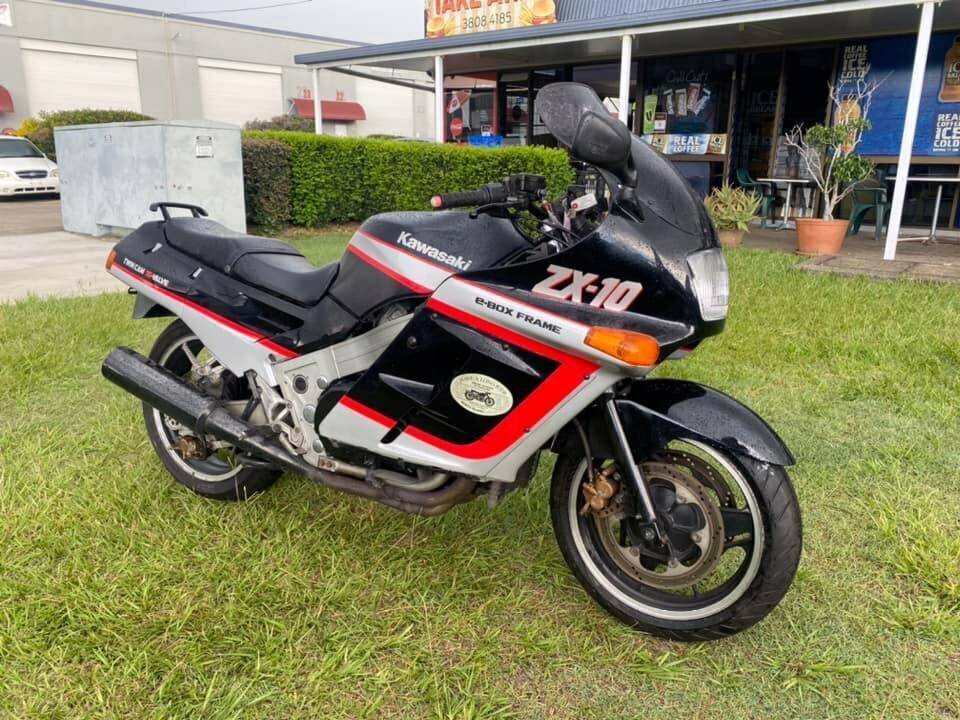 にっきー1988 1988 Kawasaki ZX 750 Red Manual, 6 speed n/a in Norwich