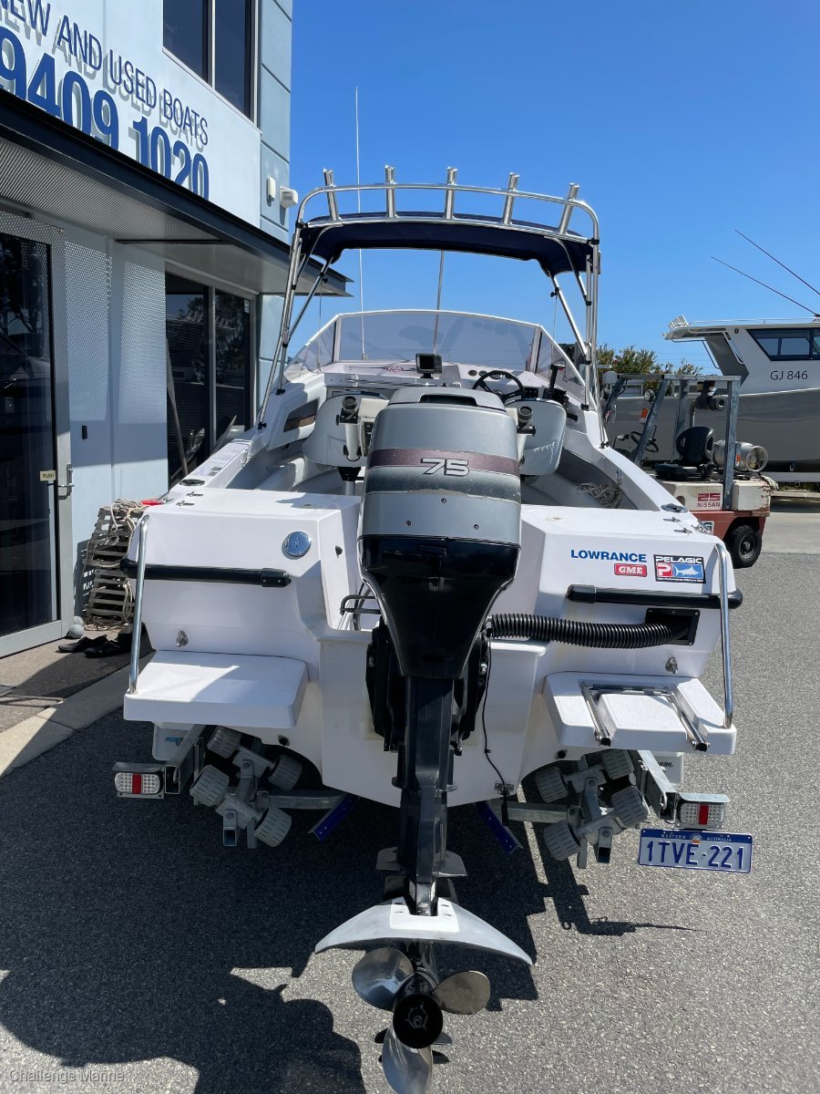 2005 REVIVAL 525 CUDDY CABIN BTFD5239316 BOATTRADER