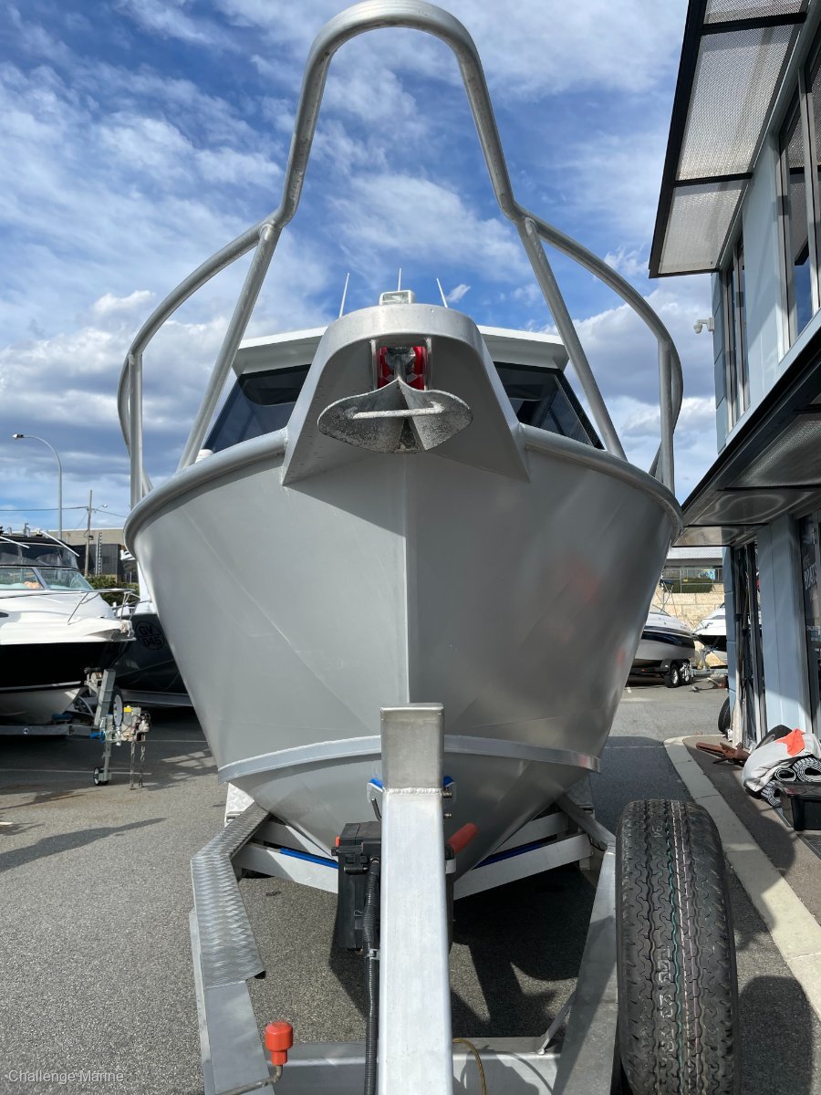 2018 GENESIS 730XL CUDDY CABIN BTFD5239740 BOATTRADER