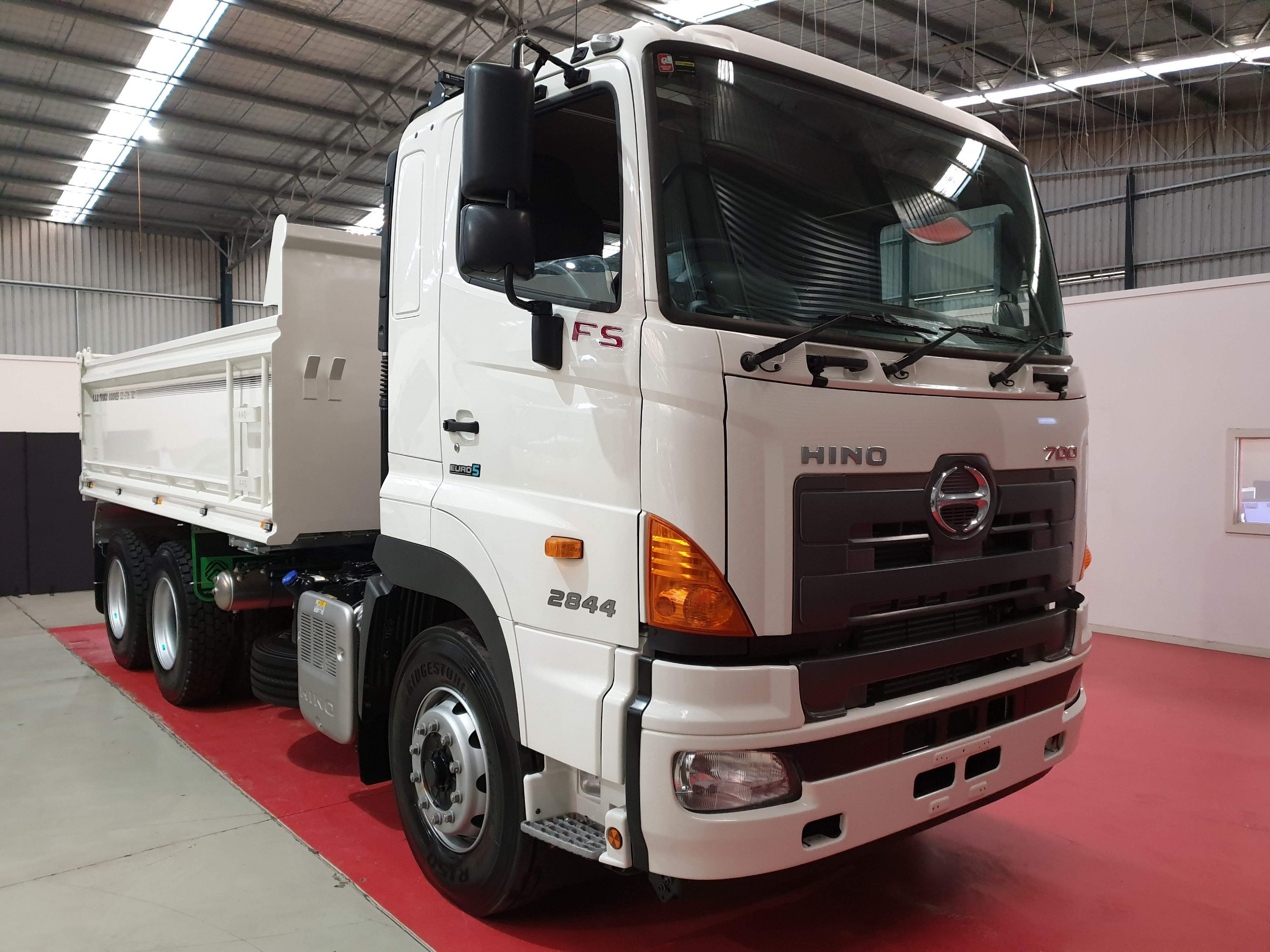 2020 HINO FS -700 SERIES MANUAL TIPPER - JTFD5085830 - JUST TRUCKS