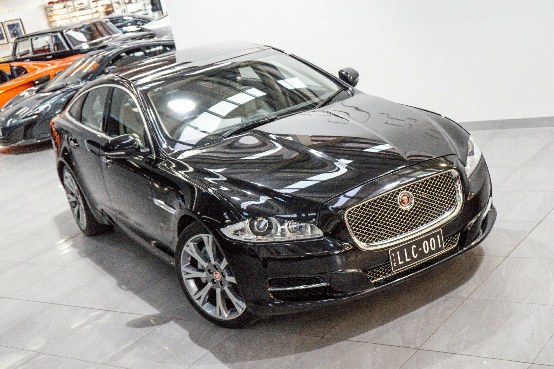 2015 JAGUAR XJ X351 MY14 8 SP AUTOMATIC 4D SEDAN JCFD5097245 JUST CARS