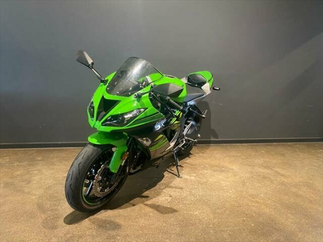 あーちです。 2018_Kawasaki_NinjaZX-6R_Base.jpg