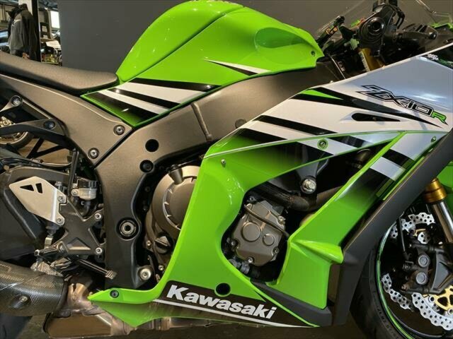10 2015 Kawasaki Ninja ZX-10R 30th Anniversary- First Look