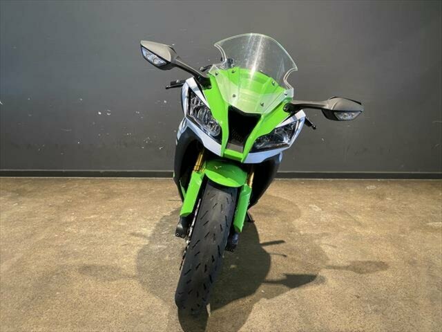 10 2015 Kawasaki ZX10R 30th Anniversary / Walk Around / Start