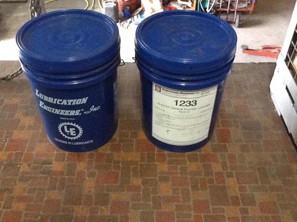 LUBRICATION ENGINEERS TRUCK & FARM 1233 GREASE JPM5039821 JUST PARTS