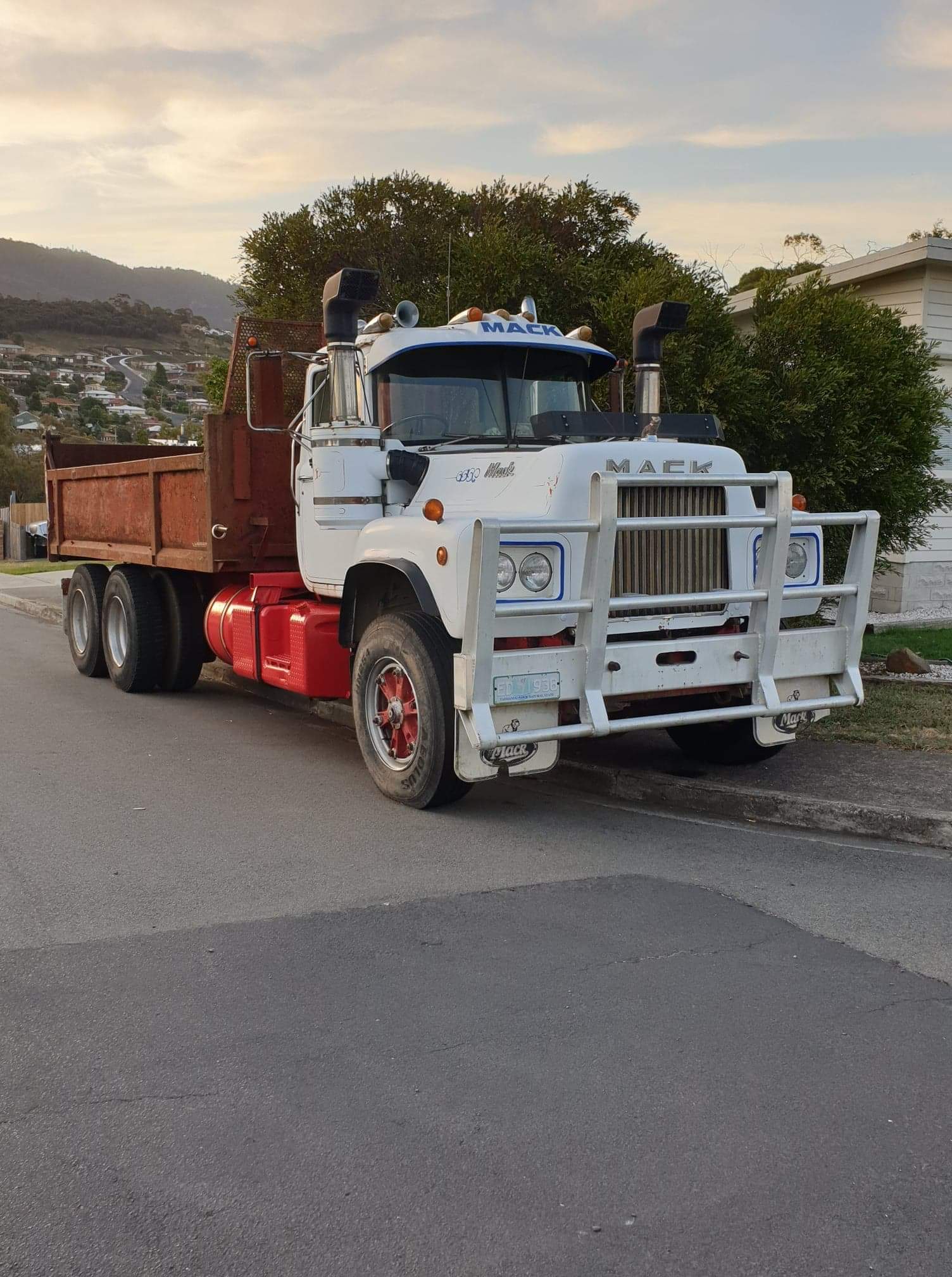 1980 MACK R600 TIPPER JTW5182492 JUST TRUCKS 1980 MACK R600 TIPPER JTW5182492 JUST TRUCKS