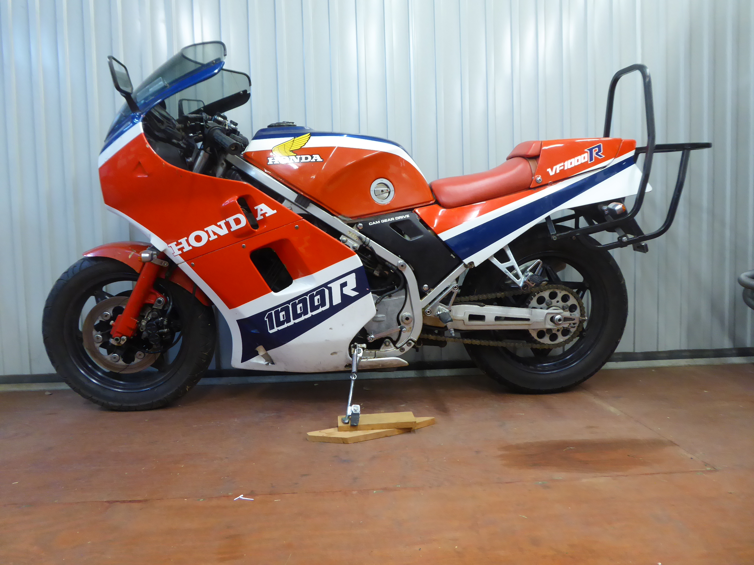 ホンダ VF1000R ホンダV4こそ最速」公道無敵を誇った水冷モデル：1984 ホンダ