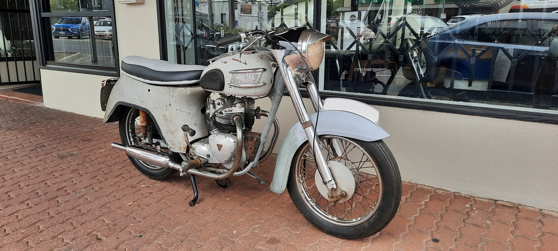 triumph 5ta bathtub for sale