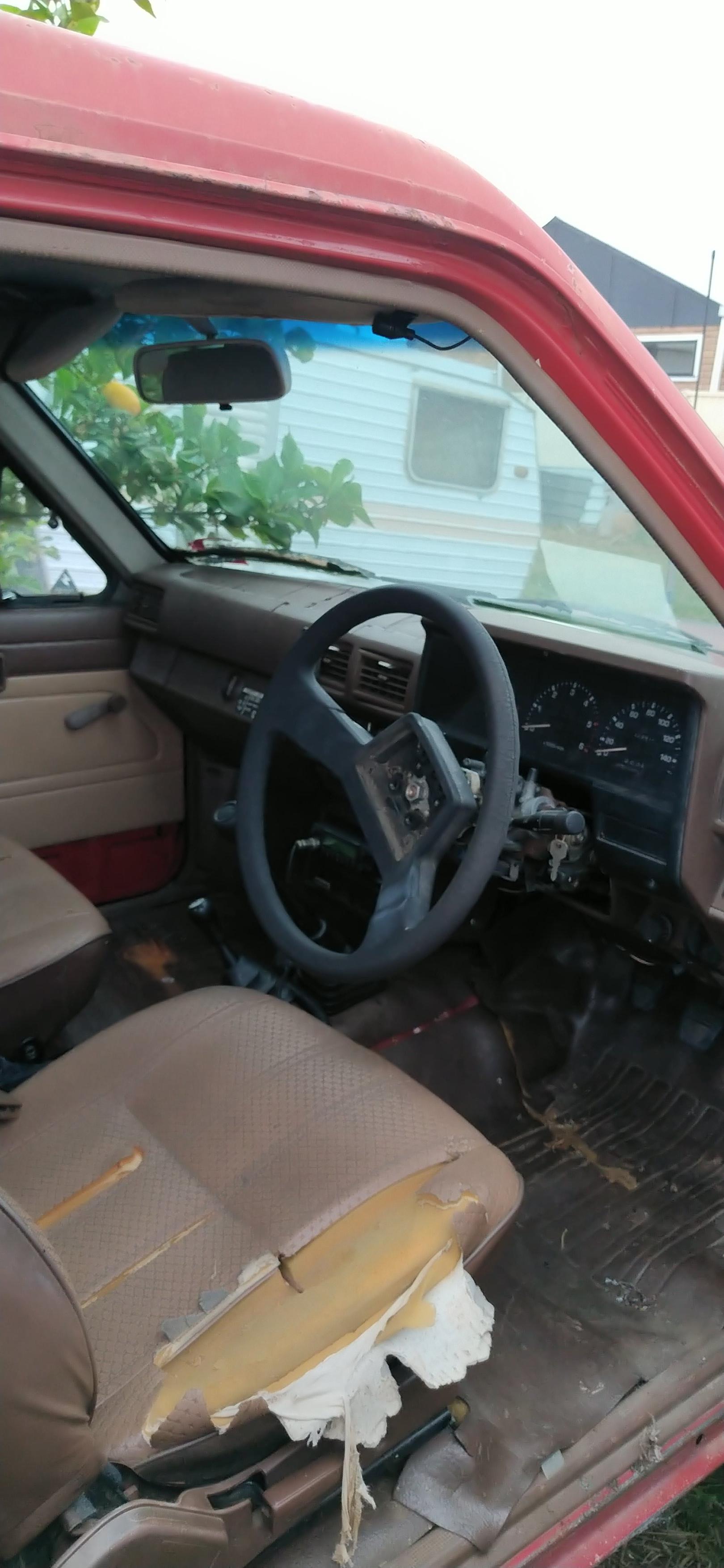 1986-toyota-hilux-dual-cab-utility-jfw5282044-just-bikes