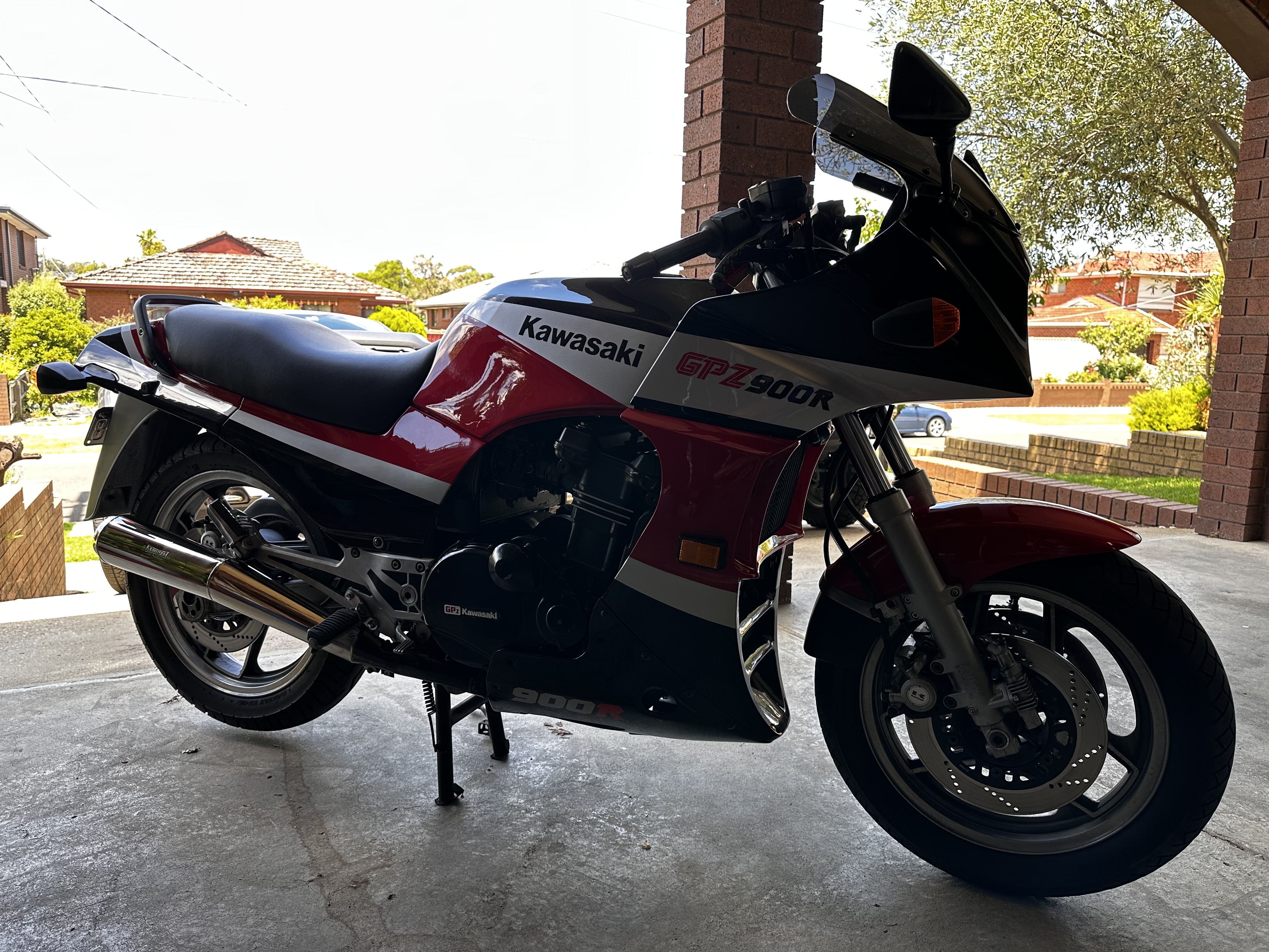 ●DANGEROUS GOODZ 1986 KAWASAKI GPZ900R (ZX900) ROAD - JBW5325916 - JUST BIKES