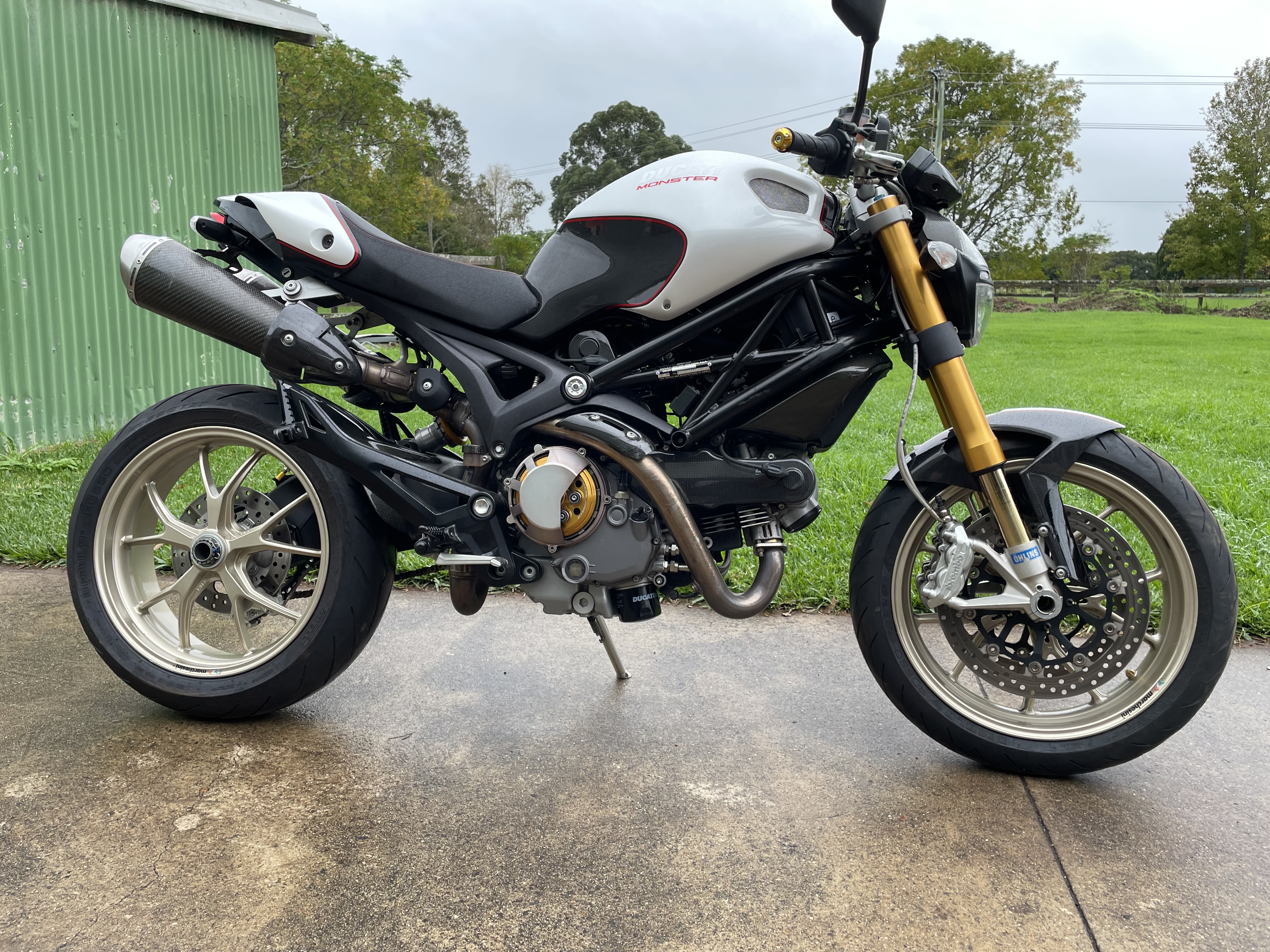 DUCATI モンスター1100  2009年◆スクリーン Ducati 1100 MONSTER S 2009 - Motorcycle specifications