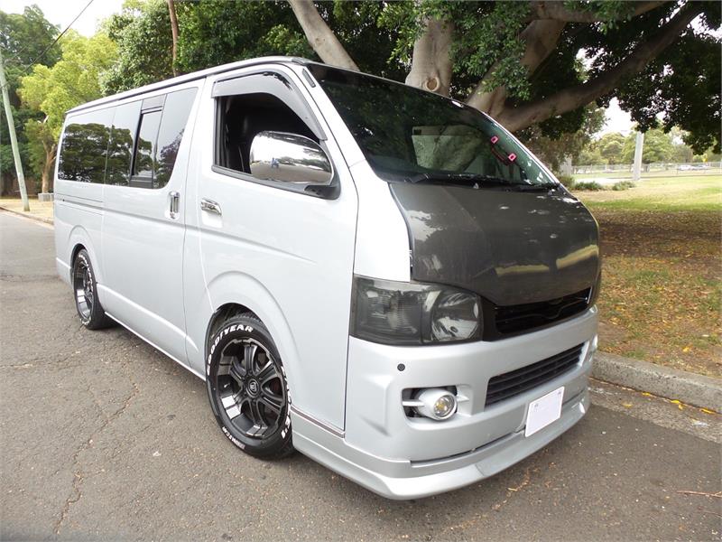 DISM 200系 HIACE SUPER GL D.A.D エアロver. DISM SunStar 1/24 Toyota Hiace Van H200系Super GL - YouTube