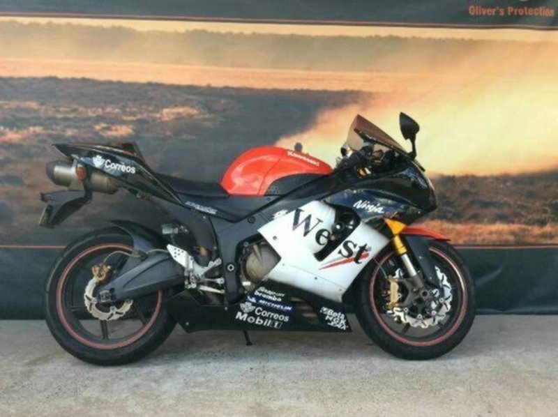 こんぶ 2005 Kawasaki ZX6R 636 First Ride and Impressions - YouTube