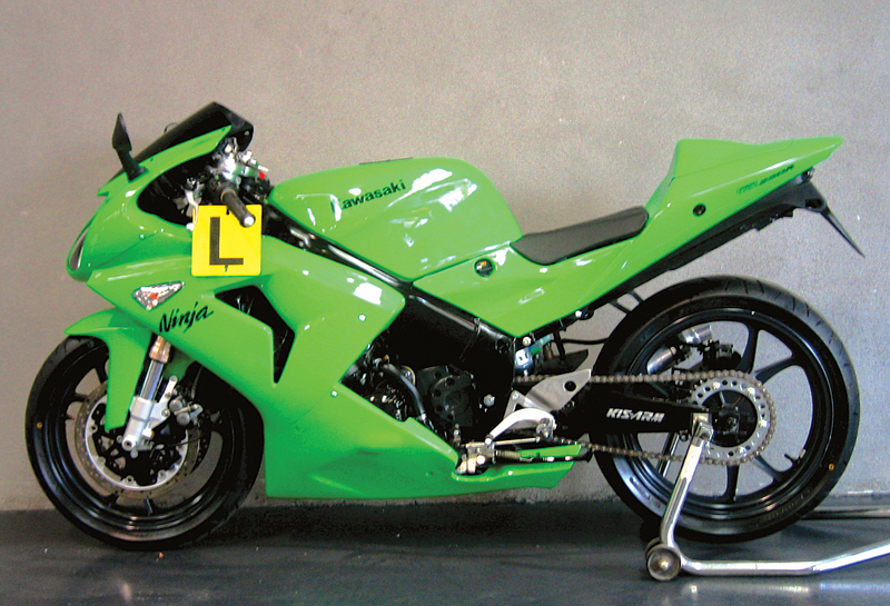 モリぞう 中古バイク KAWASAKI ZRX-2｜ZR400E – 京都のバイクショップSPEC
