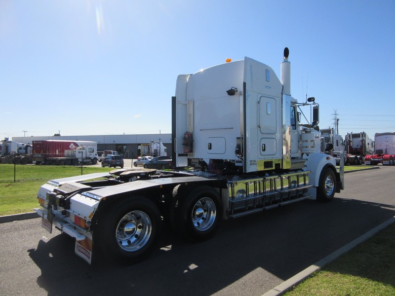 2014 KENWORTH T909 50& AERO BUNK E5 CUMMINS T909 TRUCK JTFD4039186