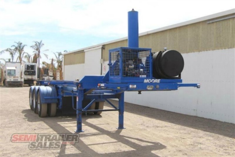 2008 MOORE SEMI RETRACTABLE TIPPING SKEL SEMI JTFD3785744 JUST