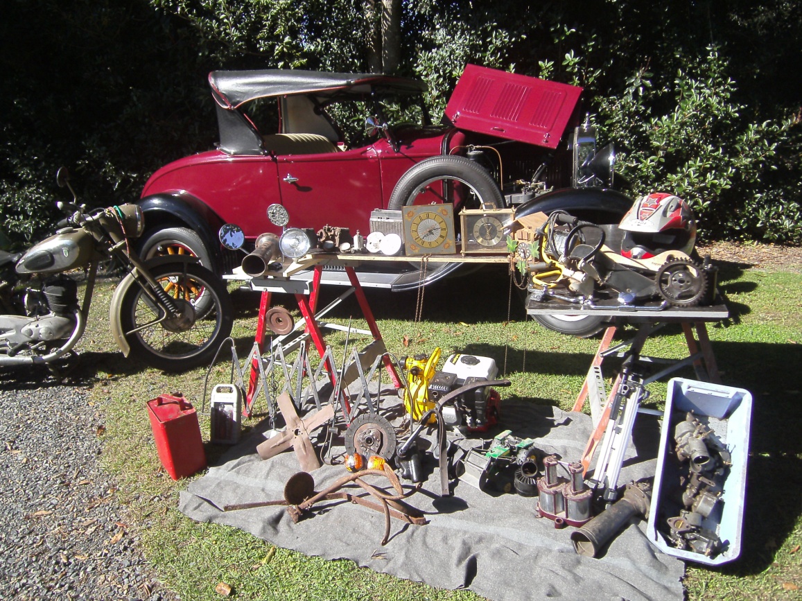 COFFS HARBOUR SWAP MEET AND CLASSIC VEHICLE DISPLAY IN COFFS HARBOUR
