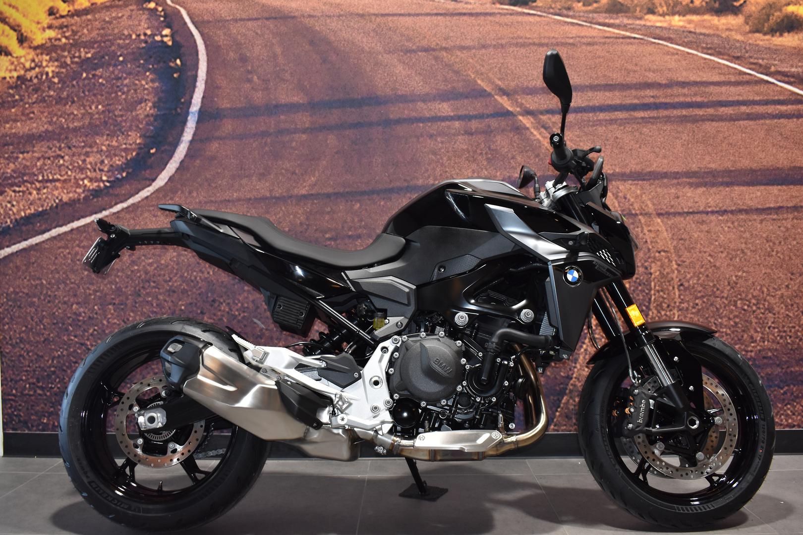 2025 bmw f 900 r triple black road