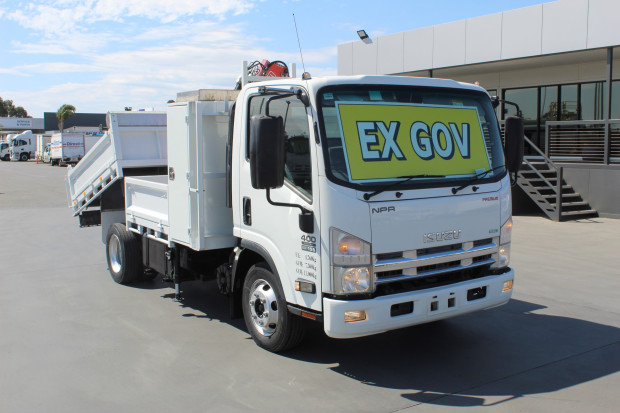 2014 isuzu npr400 amt tipper