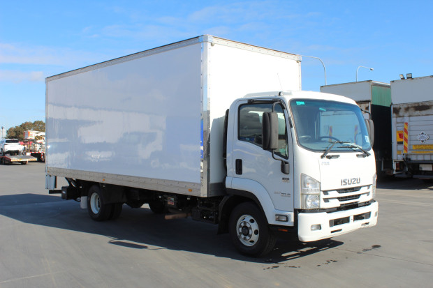 2017 isuzu frr 107-210 amt pantech