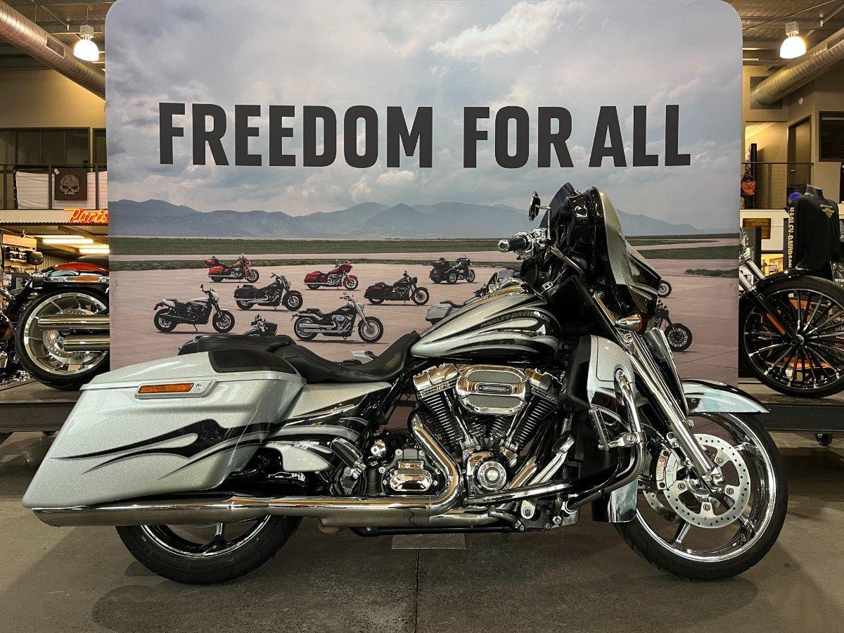 2015 harley-davidson cvo street glide 110 (flhxse) cruiser