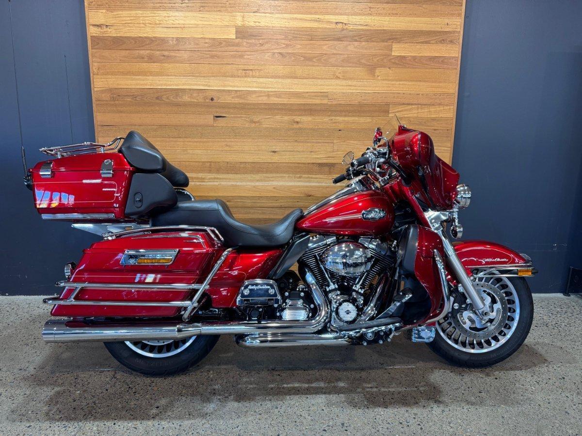 2011 harley-davidson ultra classic electra glide 1690 (flhtcu) my12 road