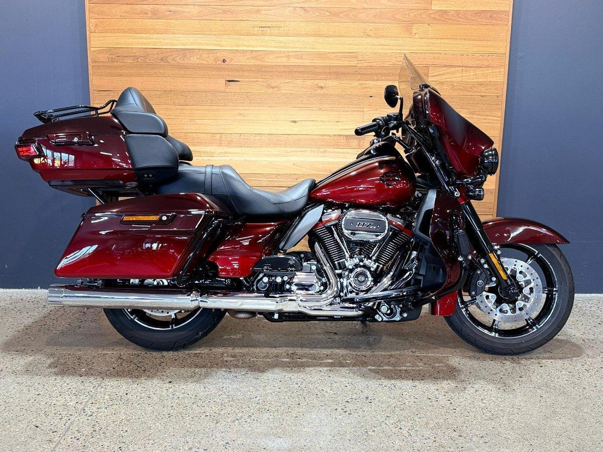 2017 harley-davidson cvo limited 117 (flhtkse) my18 cruiser