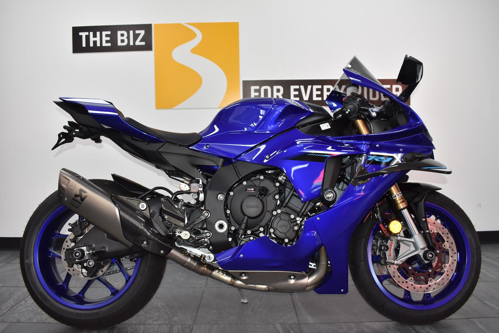 2025 yamaha yzf-r1 sports