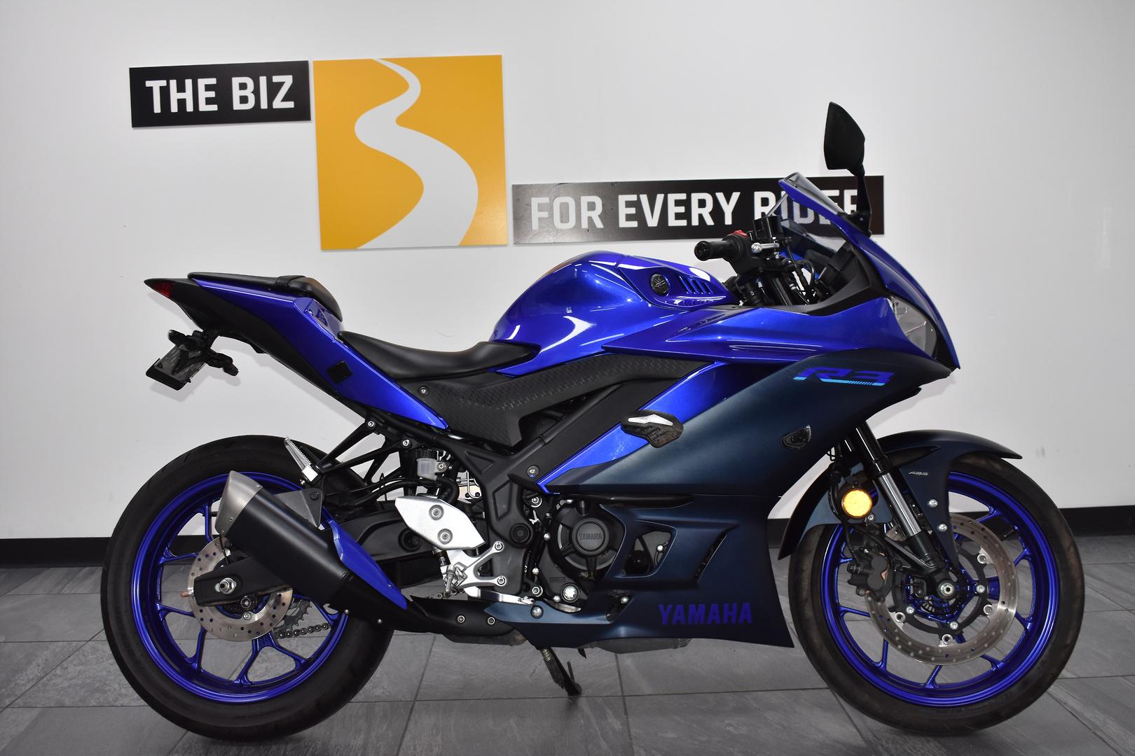 2022 yamaha yzf-r3 sports