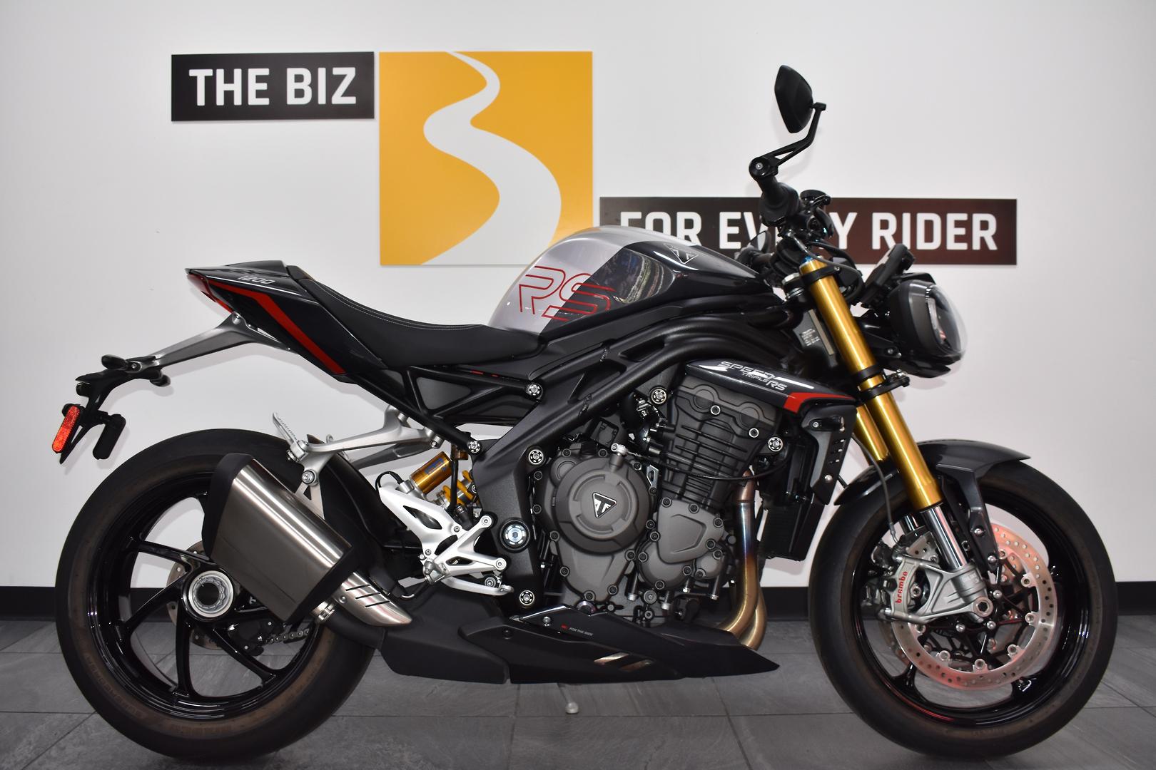 2025 triumph speed triple rs 1200 road