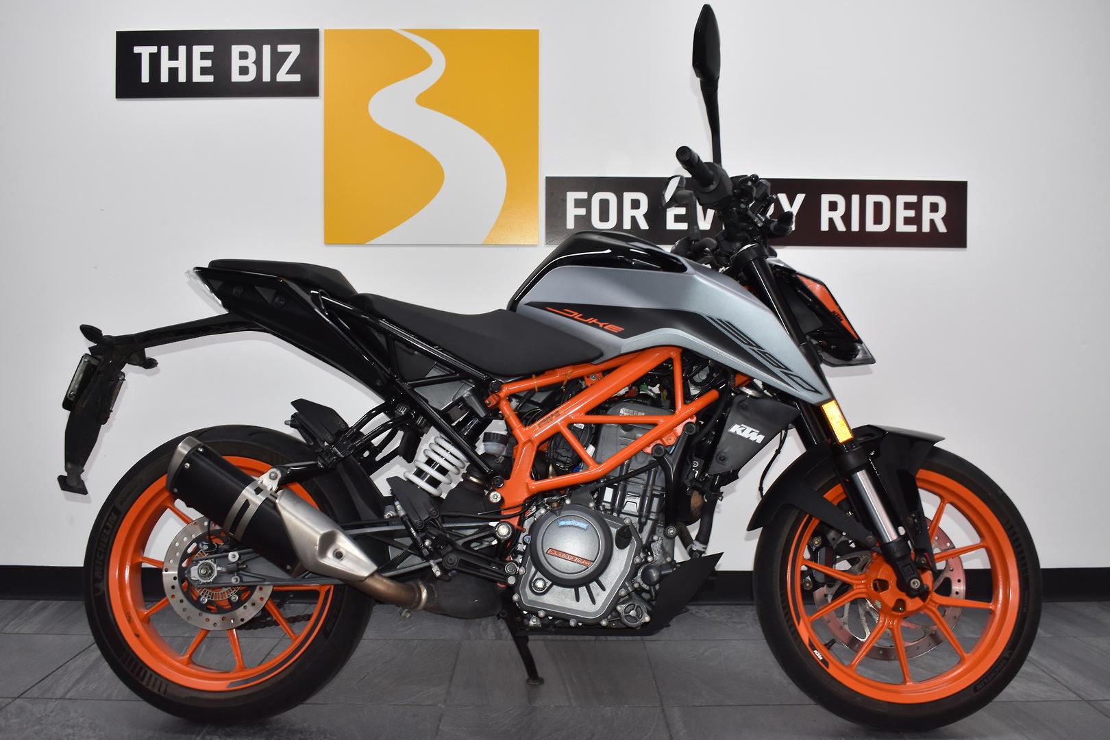 2021 ktm 390 duke road