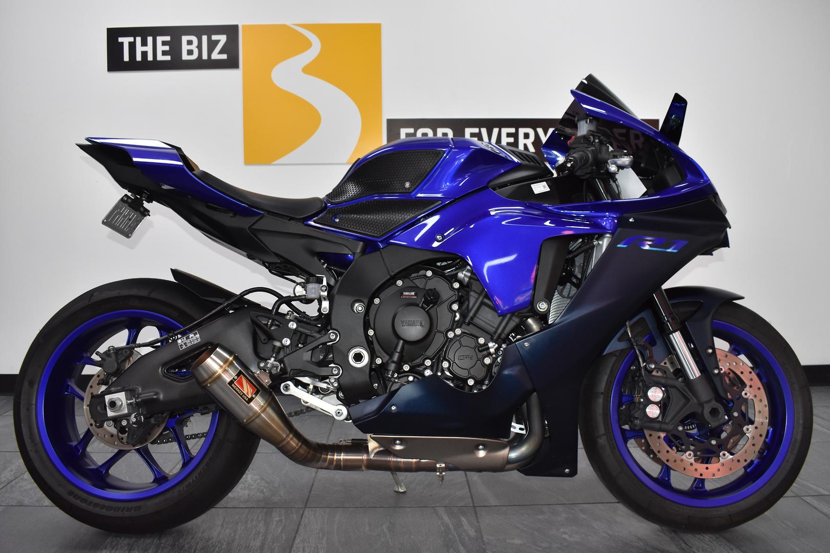 2023 yamaha yzf-r1 sports