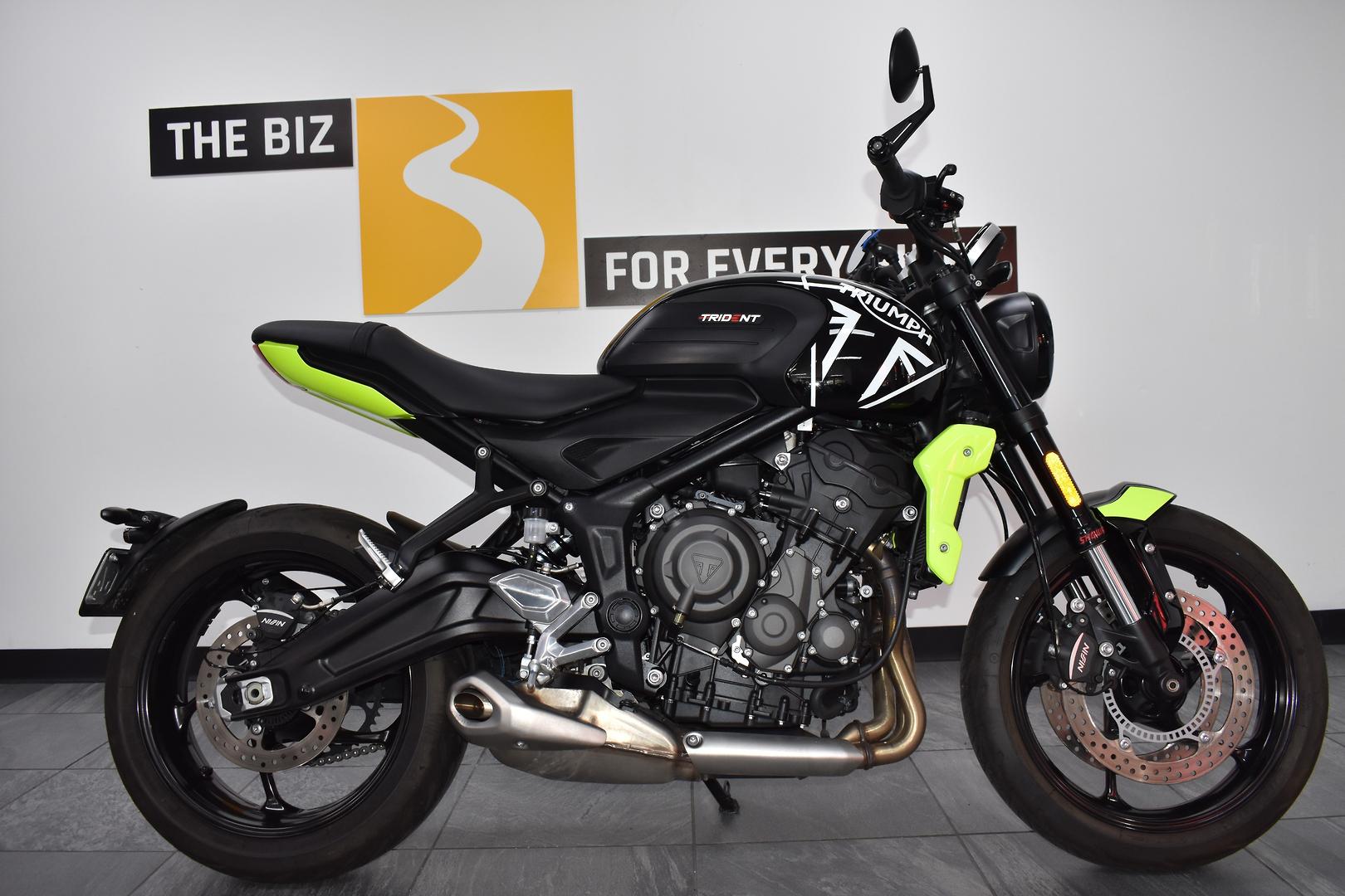 2024 triumph trident 660 road