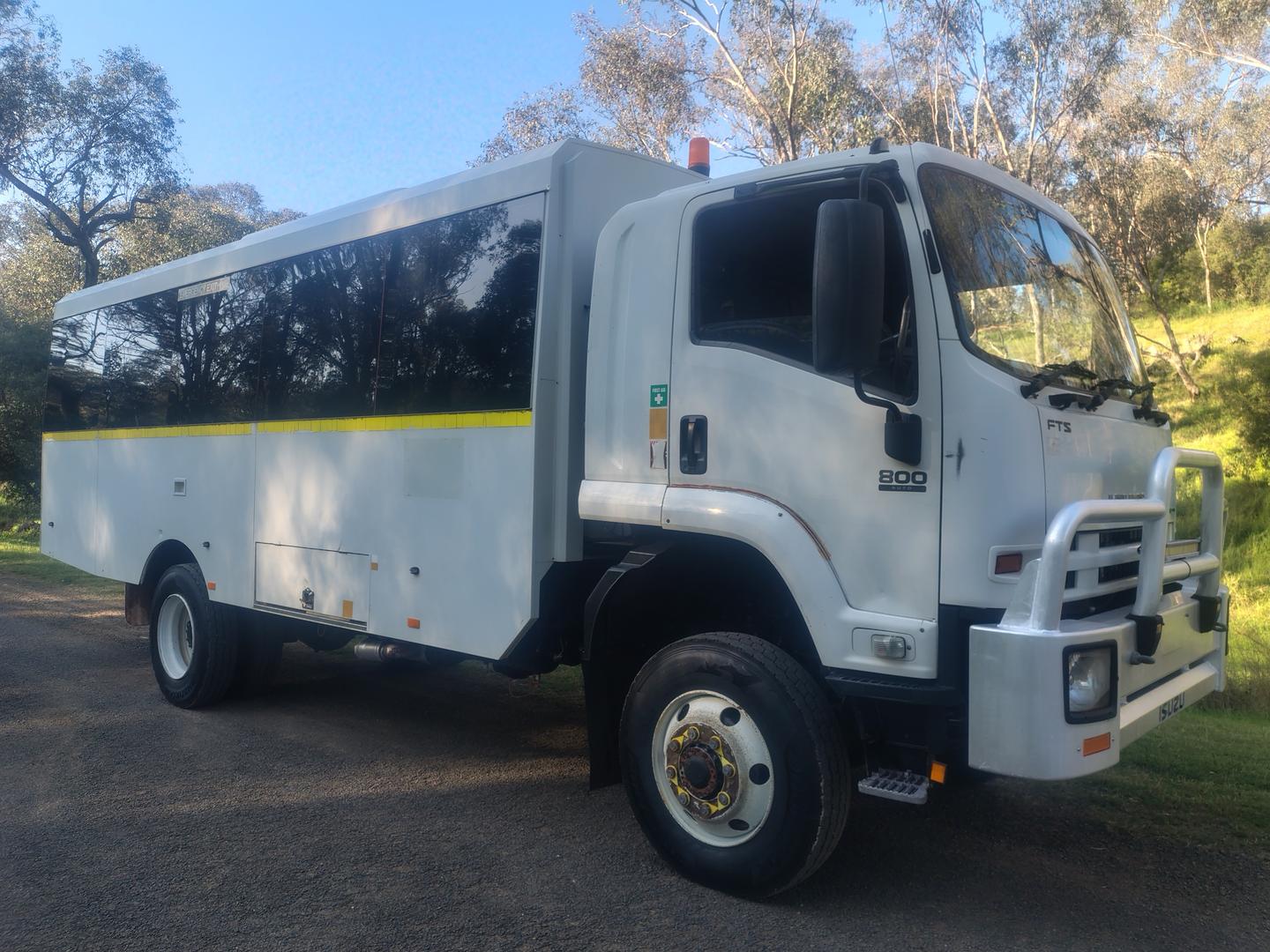2013 isuzu fts 800 4x4 automatic bus