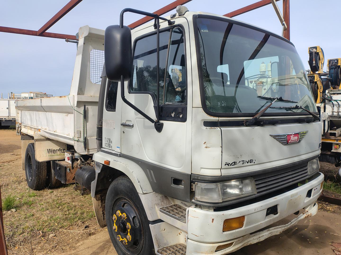 1995 hino fe raven 182r