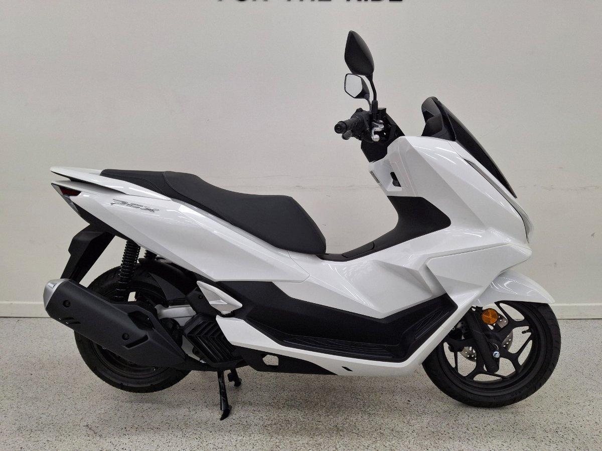 2025 honda pcx 125 my23 scooter