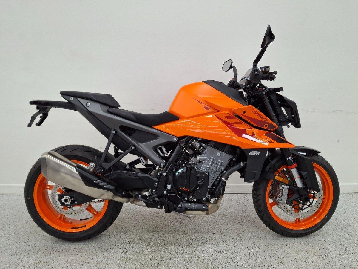 2024 ktm 990 duke road