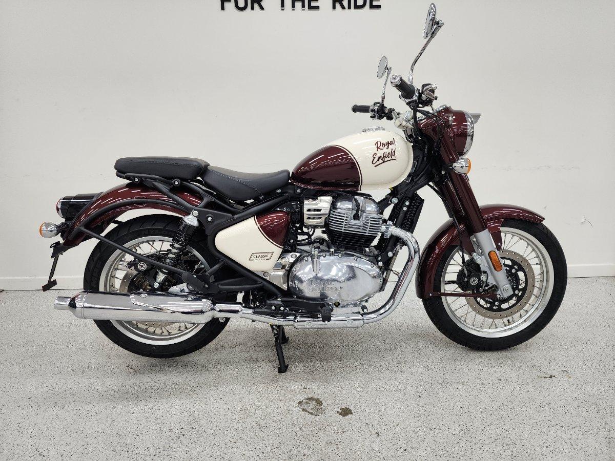 2025 royal enfield classic 650 road