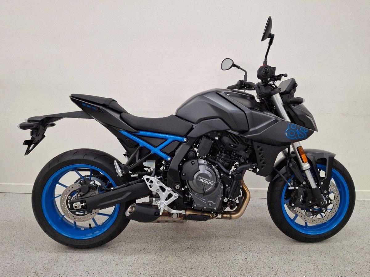 2025 suzuki gsx-8s my23 road
