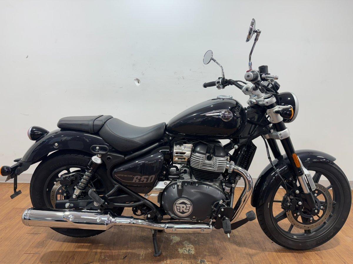 2023 royal enfield super meteor 650 road