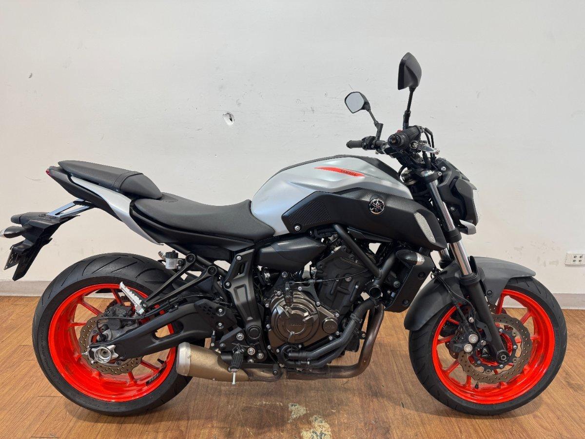 2020 yamaha mt-07 lams road