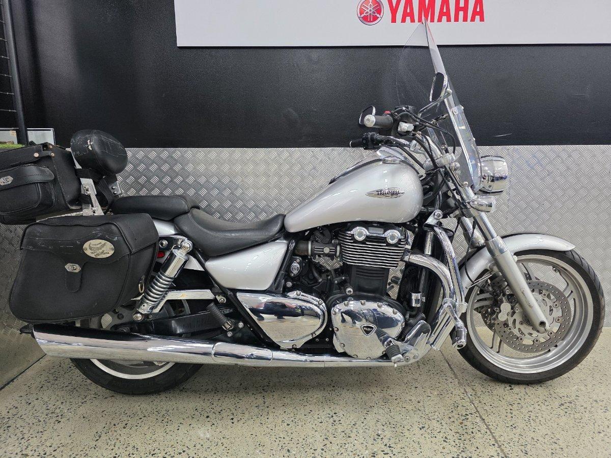 2010 triumph thunderbird 1600 cruiser