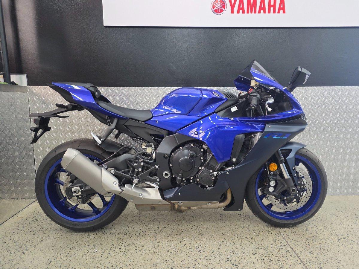 2023 yamaha yzf-r1 sports