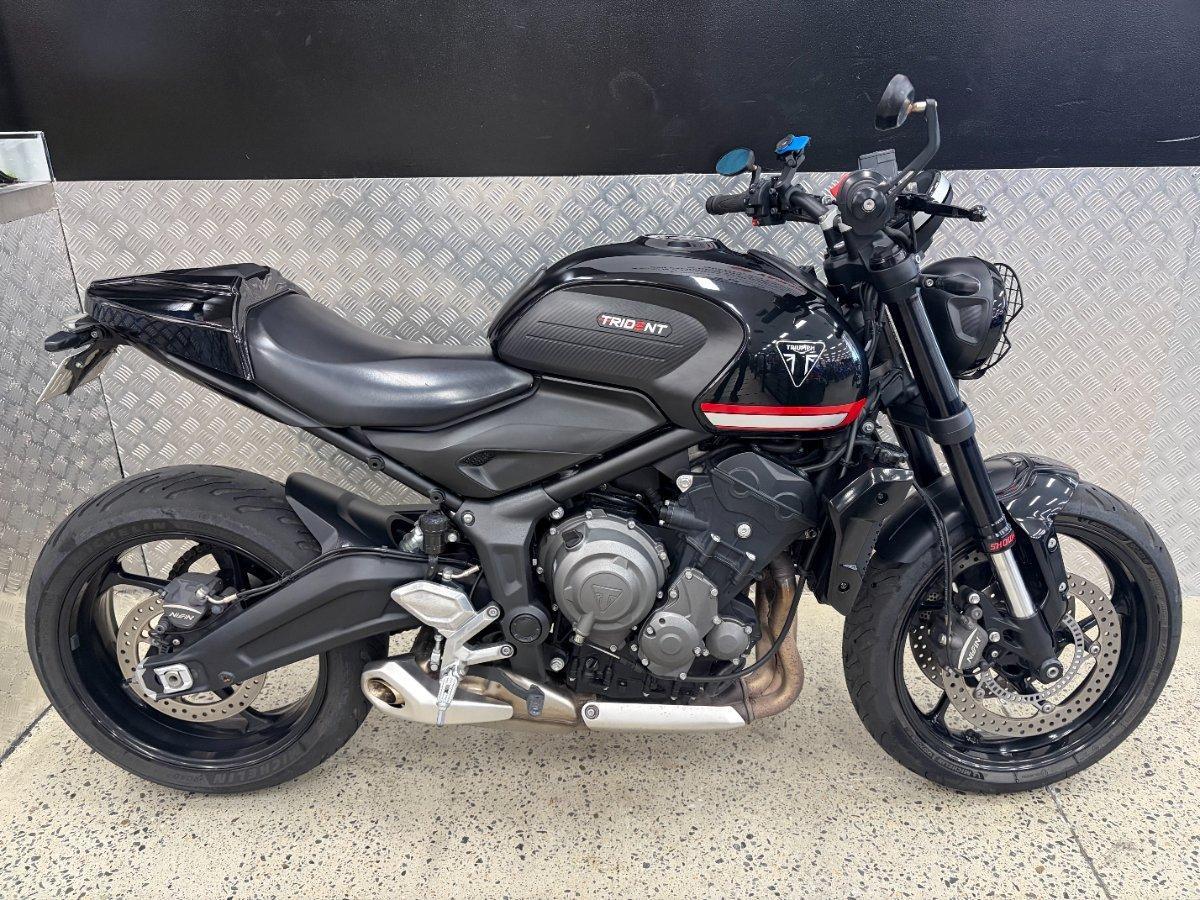 2022 triumph trident 660 road