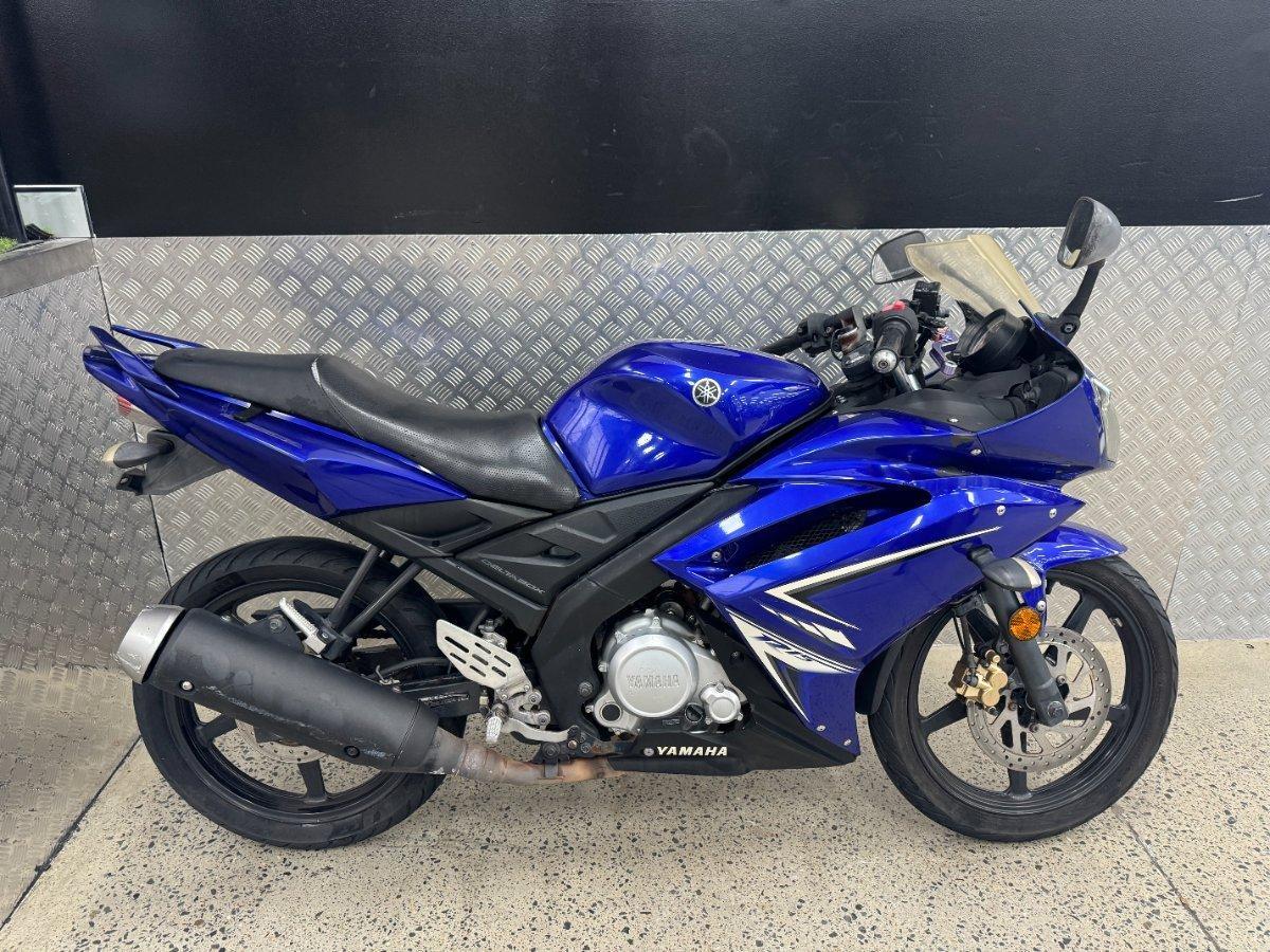 2011 yamaha yzf-r15 sports