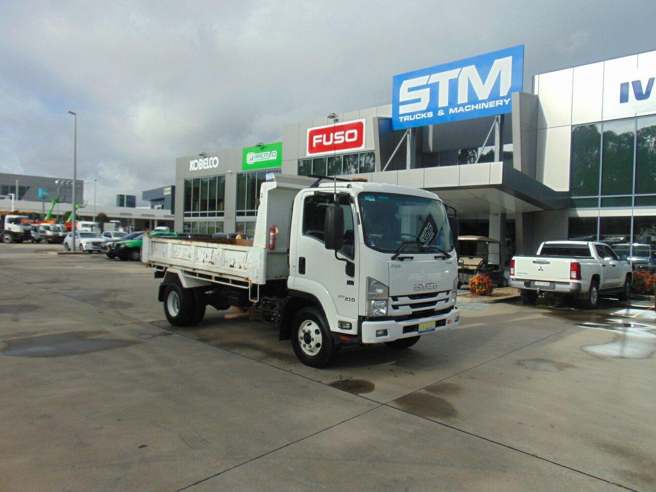 2017 isuzu frr 107-210 4x2 tipper