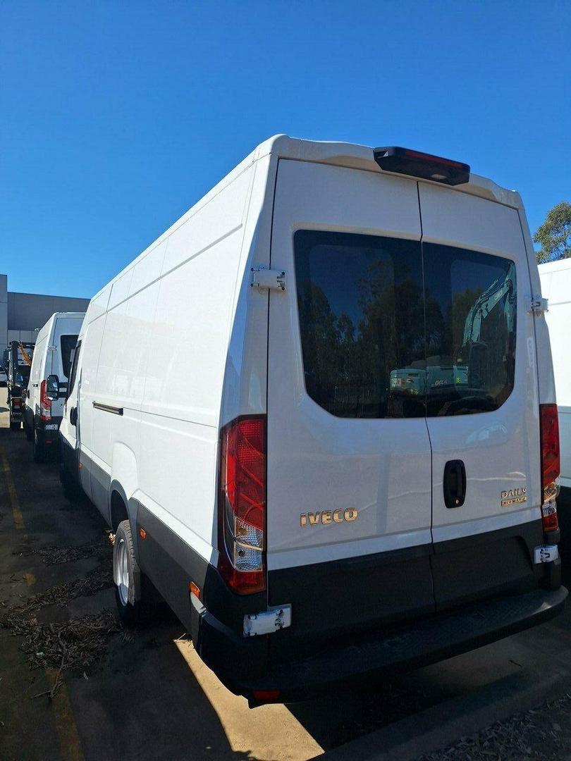 2025 iveco daily 50c18a8 16m3 van