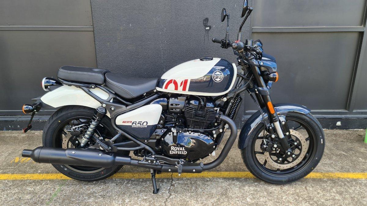 2024 royal enfield shotgun 650 road