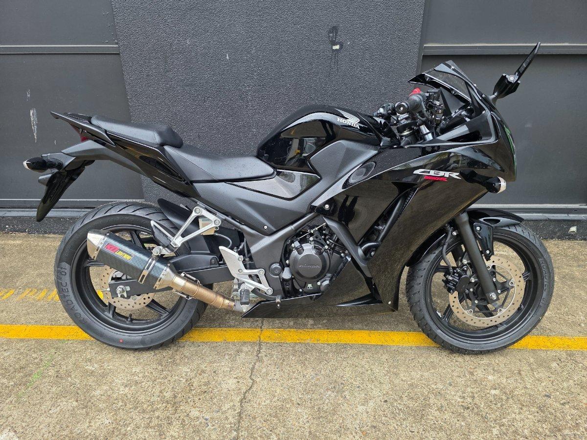 2016 honda cbr300r road